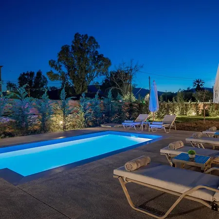 Βίλα Nicoldia With Private Pool Near Λαγανάς