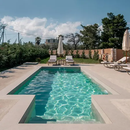 Nicoldia With Private Pool Near *