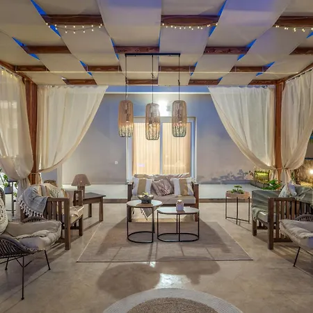 Βίλα Nicoldia With Private Pool Near