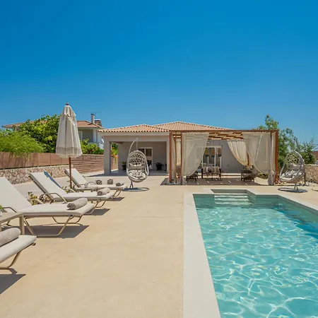 Nicoldia With Private Pool Near