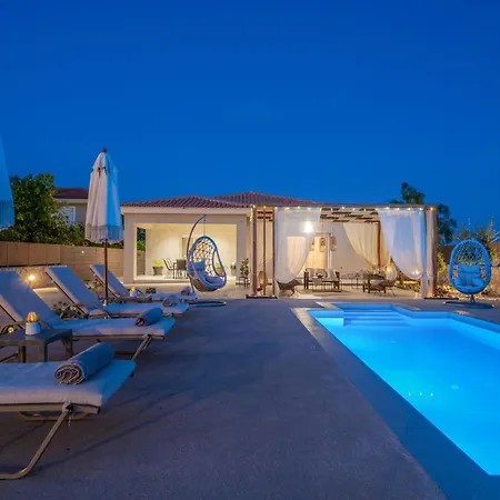 Βίλα Nicoldia With Private Pool Near Λαγανάς