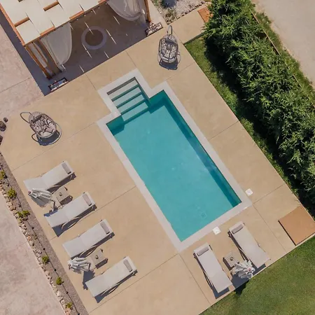 Βίλα Nicoldia With Private Pool Near *
