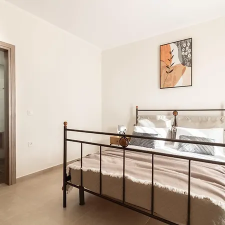 Nicoldia With Private Pool Near