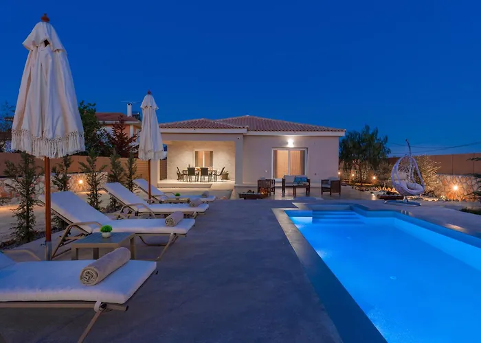Βίλα Nicoldia With Private Pool Near *