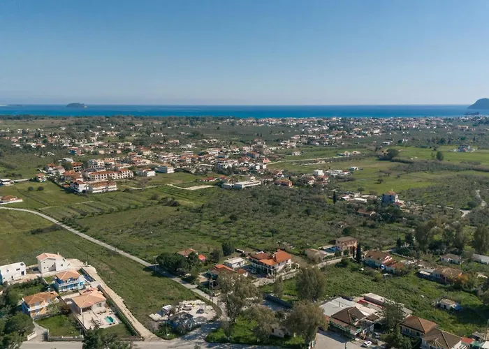 Nicoldia With Private Pool Near Βίλα Λαγανάς