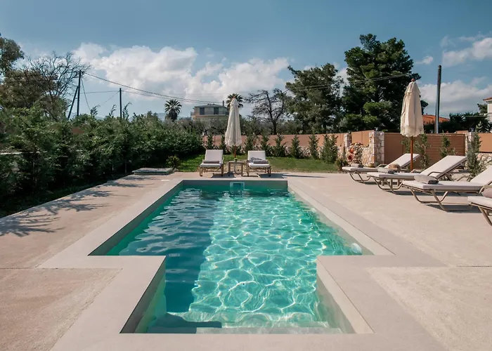 Nicoldia With Private Pool Near *