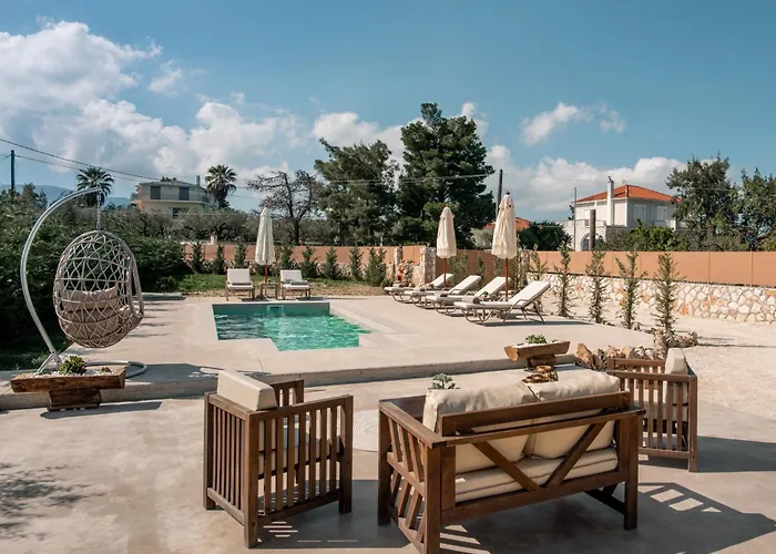 Nicoldia With Private Pool Near Βίλα